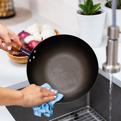 Joyce Chen Classic Series Carbon Steel Preseasoned Stir Fry Pan