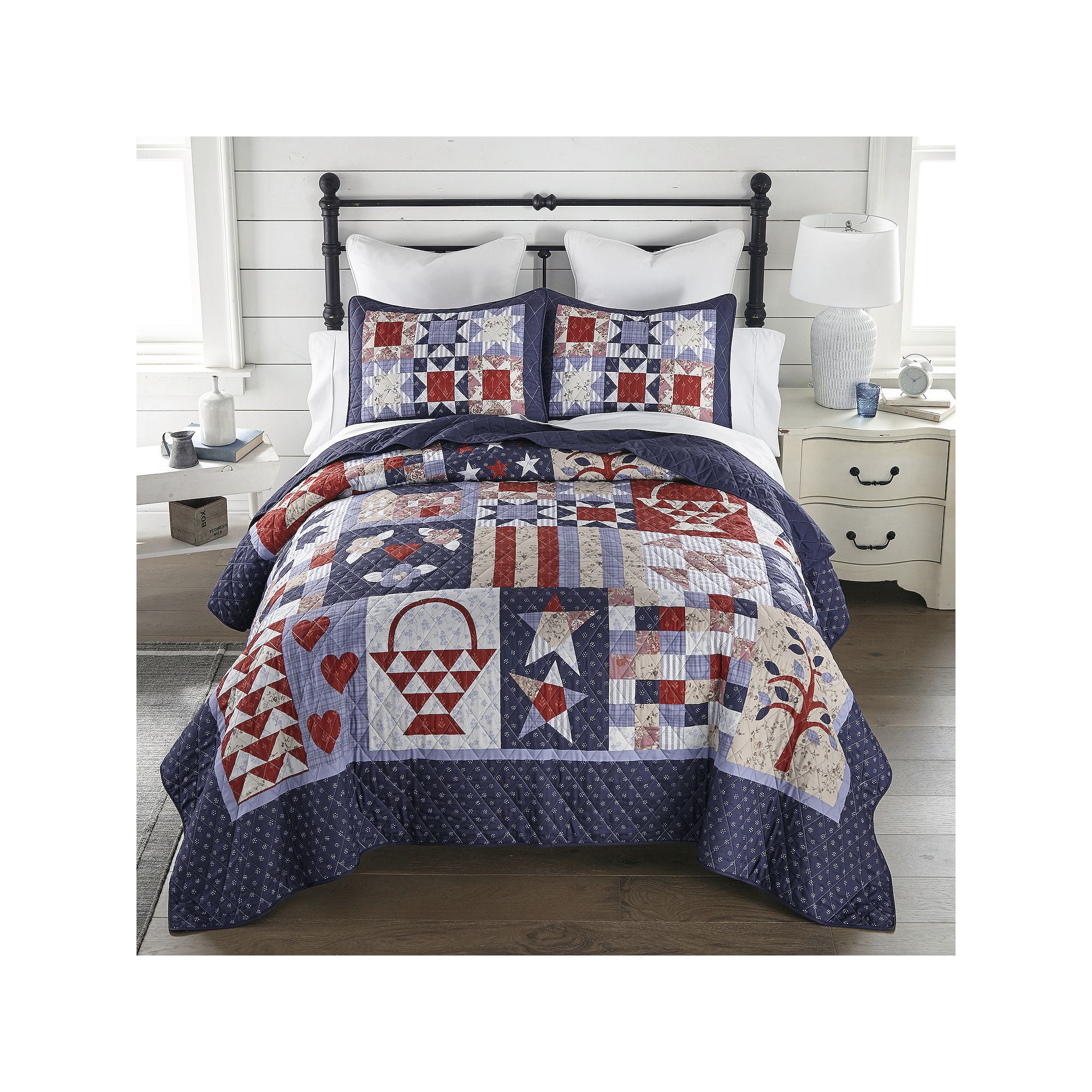 Donna Sharp County Fair Quilt Set with Shams, Blue Red White