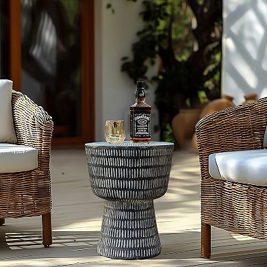 LuxenHome Outdoor and Indoor Round Spiral Pattern Side Table, Black