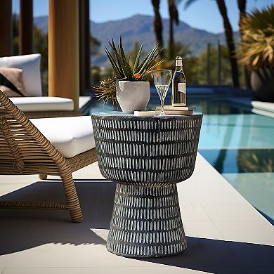 LuxenHome Outdoor and Indoor Round Spiral Pattern Side Table, Black