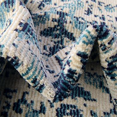 5th Avenue Lux Horeshoe Charm Area Rug