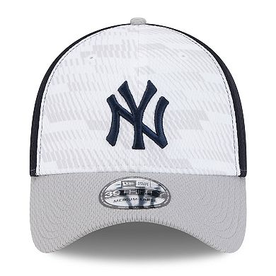 Men's New Era Navy/Gray New York Yankees 2025 MLB Clubhouse 39THIRTY Flex Hat