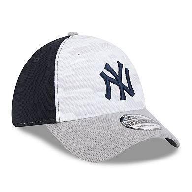 Men's New Era Navy/Gray New York Yankees 2025 MLB Clubhouse 39THIRTY Flex Hat