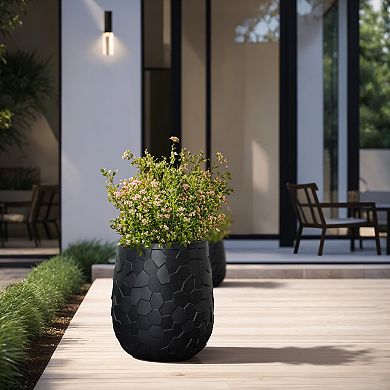 LuxenHome Black Beehive Round 19.7-Inch Tall Planter