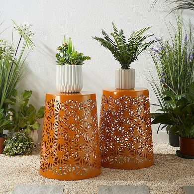 Glitzhome 17.5"H Set of 2 Iron Cutout Pattern Solar Powdered Garden Stool