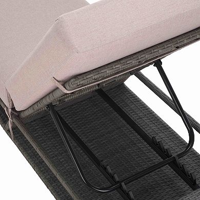 Safavieh Outdoor Vale Lounge Chair