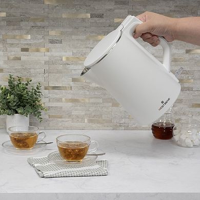 West Bend Timeless 1.5 Liter Electric Kettle