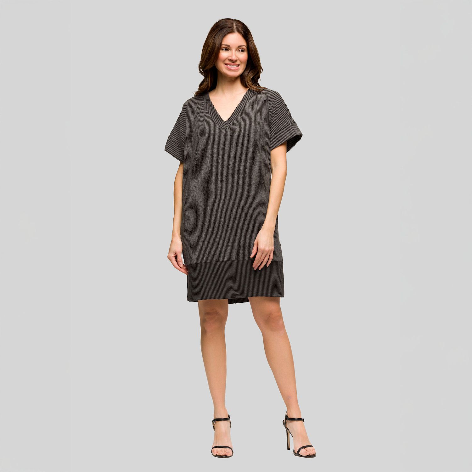 Женские платья 24Seven Comfort Apparel Loose Fit V-Neck Short Sleeve Pocket T-Shirt Dress
