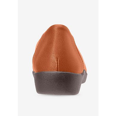 Comfortview Women's The Gab Faux Leather Slip On Flat