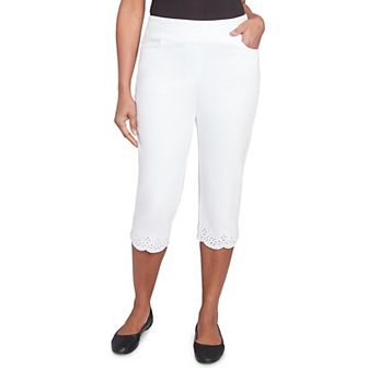 Petite Alfred Dunner Eyelet Cuff Capri Pants
