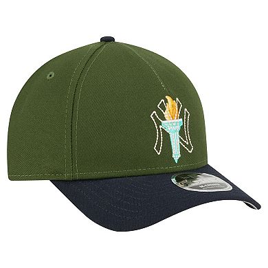 Men's New Era Dark Green New York Yankees City Feature 9FORTY A-Frame Adjustable Hat