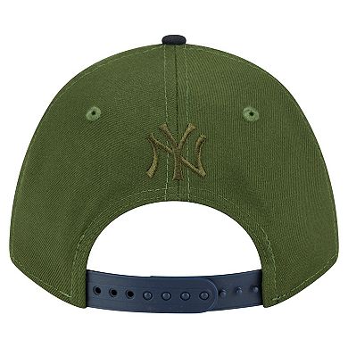 Men's New Era Dark Green New York Yankees City Feature 9FORTY A-Frame Adjustable Hat