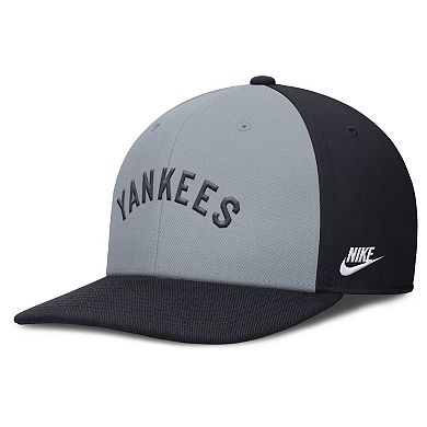 Men's Nike Gray/Navy New York Yankees Pro Performance Snapback Hat