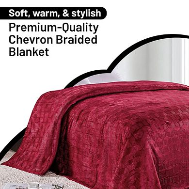 Luxury Chevron Plush Blanket Ultra-Soft Fleece, 100% Polyester, Perfect for Couch or Bed