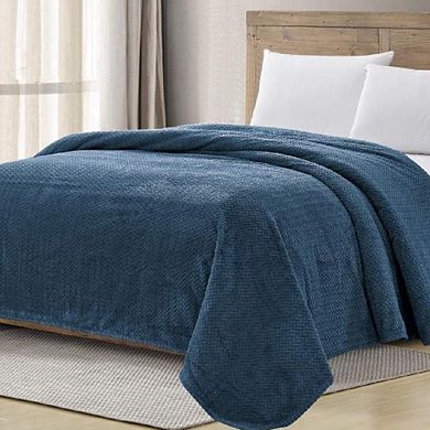 SimpleElegance Arrow-Shaped Braided Jacquard Textured Blanket(86" x 86")