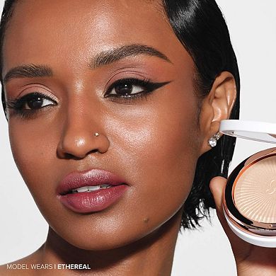 Glow Seeker Champagne Gold Powder Highlighter