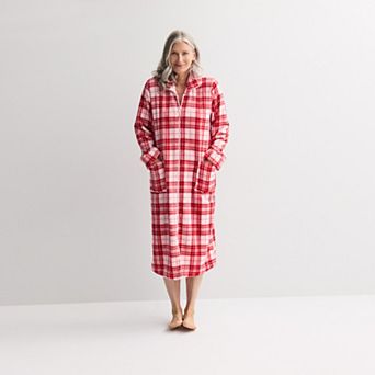 Petite Croft & Barrow® Long Plush Zip Front Robe
