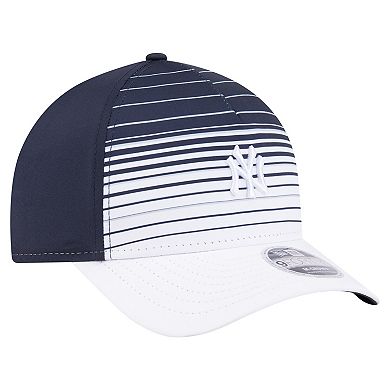 Men's New Era Navy New York Yankees Gradient 9FORTY M-Crown Adjustable Hat
