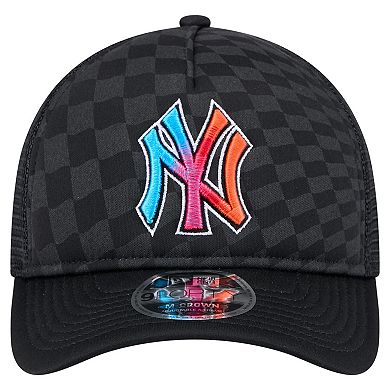 Men's New Era Black New York Yankees Gradient 9FORTY A-Frame M-Crown Trucker Adjustable Hat