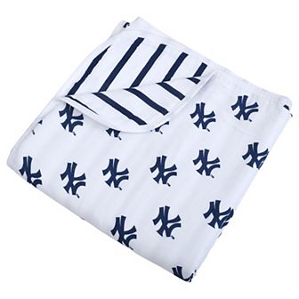 "Infant Three Little Anchors New York Yankees 47"" x 47"" Muslin 4-Layer Blanket"