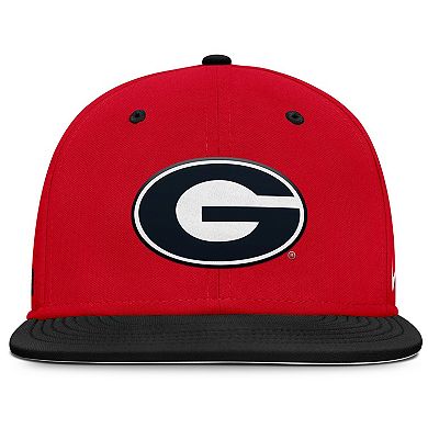 Men's Nike Red Georgia Bulldogs On-Field Dugout True Performance Fitted Hat