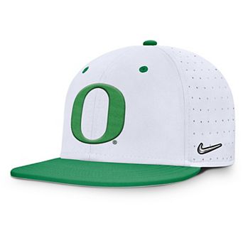 Men's Nike White Oregon Ducks On-Field Dugout True Performance Fitted Hat