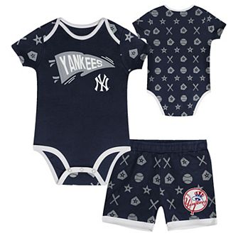 Infant Navy New York Yankees On Deck 2 pc Diaper Cover Set