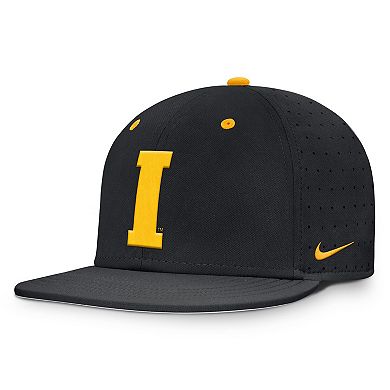 Men's Nike Black Iowa Hawkeyes On-Field Dugout True Performance Fitted Hat