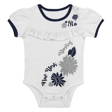 Infant White New York Yankees Sweet Catcher 3-Piece Headband Skirt Set