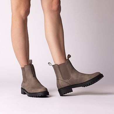Journee Blanche Women's Pull-On Block Heel Chelsea Ankle Boots