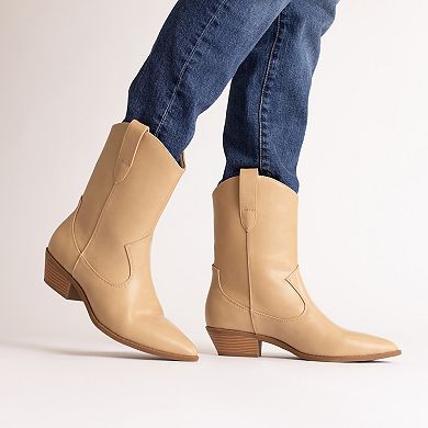 Journee Fritzie Women's Casual Pointed Toe Cuban Heel Ankle Boots
