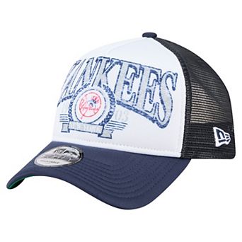 Men's New Era Navy New York Yankees Distressed 9FORTY A-Frame Adjustable Trucker Hat