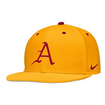 Men's Nike Gold Arkansas Razorbacks On-Field True Performance Baseball Fitted Hat