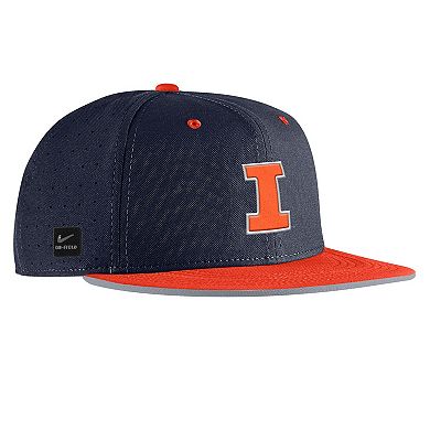 Men's Nike Navy Illinois Fighting Illini On-Field True Performance Baseball Fitted Hat