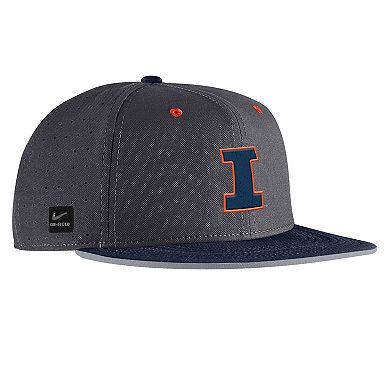 Men's Nike Anthracite Illinois Fighting Illini On-Field True Performance Baseball Fitted Hat