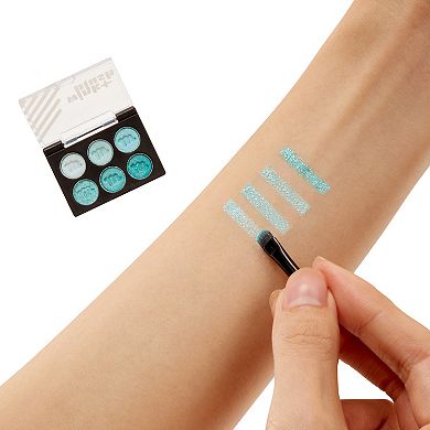 MGA's Miniverse Make It Mini Makeup Collection - Styles May Vary