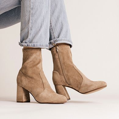 Journee Vivia Women's Stretch Shaft Almond Toe Comfort Ankle Boots