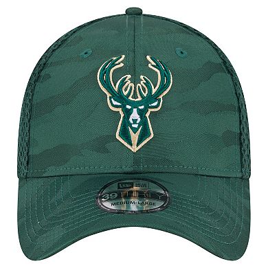 Men's New Era Hunter Green Milwaukee Bucks Subtle Camo 39THIRTY Flex Hat
