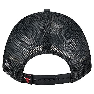 Men's New Era Black Chicago Bulls Minimalist A-Frame 9FORTY Trucker Hat