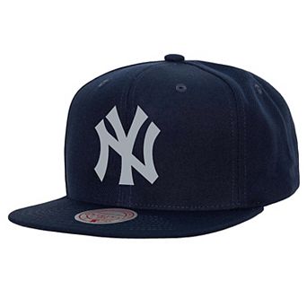 Men's Mitchell & Ness Navy New York Yankees Basic Flip Snapback Hat