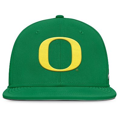 Men's Nike Green Oregon Ducks On-Field Dugout True Performance Fitted Hat