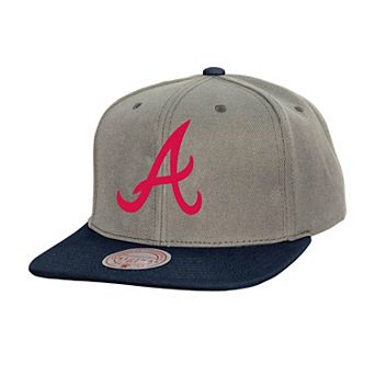 Men's Mitchell & Ness Gray Atlanta Braves Basic Flip Snapback Hat