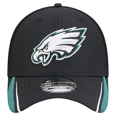 Men's New Era Black Philadelphia Eagles Game Day Linear 39THIRTY Flex Hat