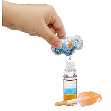 Yummiland Gwen Gummybear Color-Change Doll & lip Gloss Accessory Set