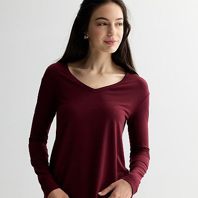 Juniors' SO Long Sleeve V-Neck Tee