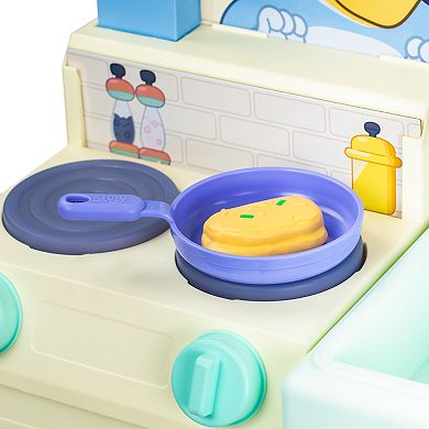 Bluey Deluxe Cook and Clean Kitchen Playset with Accessories