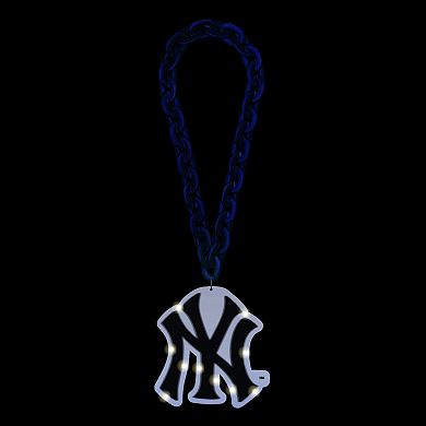 FOCO New York Yankees Light Up Big Logo Fan Chain