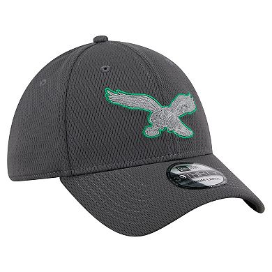 Men's New Era Graphite Philadelphia Eagles Throwback Logo Main 39THIRTY Flex Hat