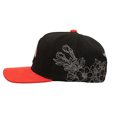 Men's Mitchell & Ness Black Chicago Blackhawks May Flowers Pro Crown Snapback Hat