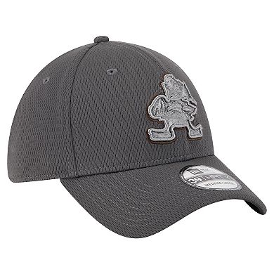 Men's New Era Graphite Cleveland Browns Throwback Logo Main 39THIRTY Flex Hat